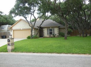 112 Barcelona Dr, Rockport, TX 78382