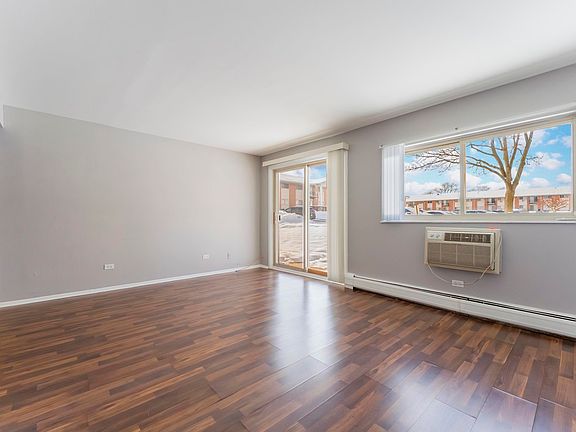 5th image of 703 E Fullerton Ave APT 107