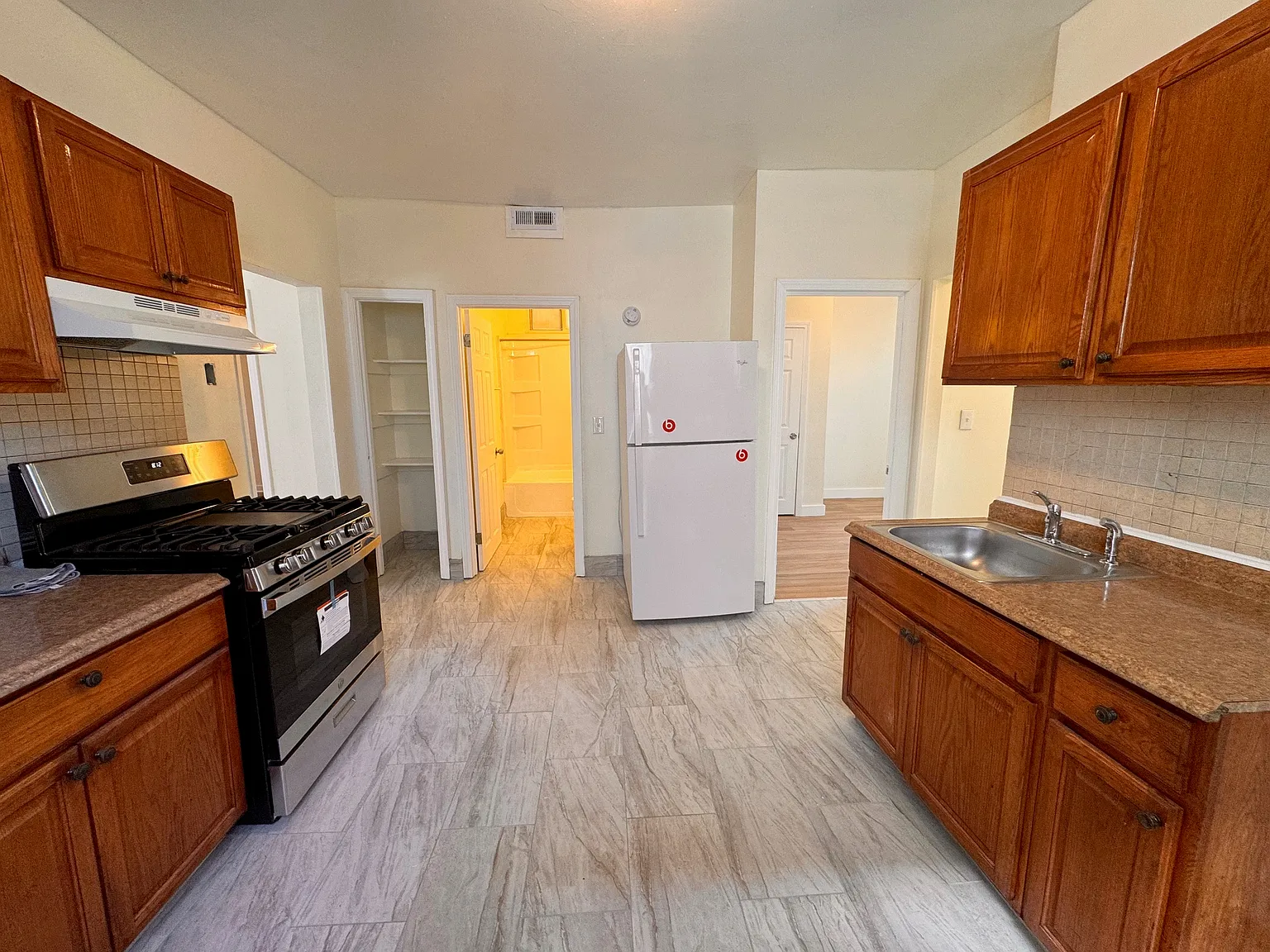 73 Highland St — Photo 2