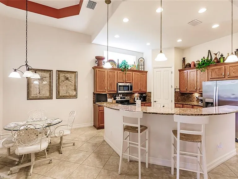 7684 Cottesmore Dr — Photo 13