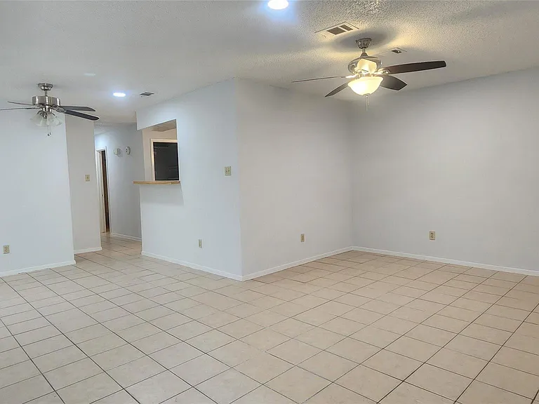 123 Prairie View Dr — Photo 1