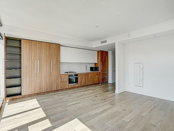 5th image of 2177 3rd St Unit 413