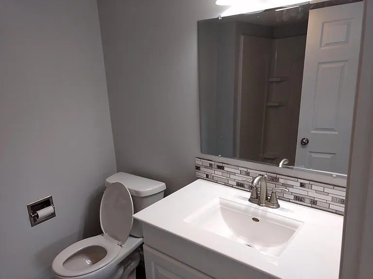 1031 Superior St #BASEMENT — Photo 5