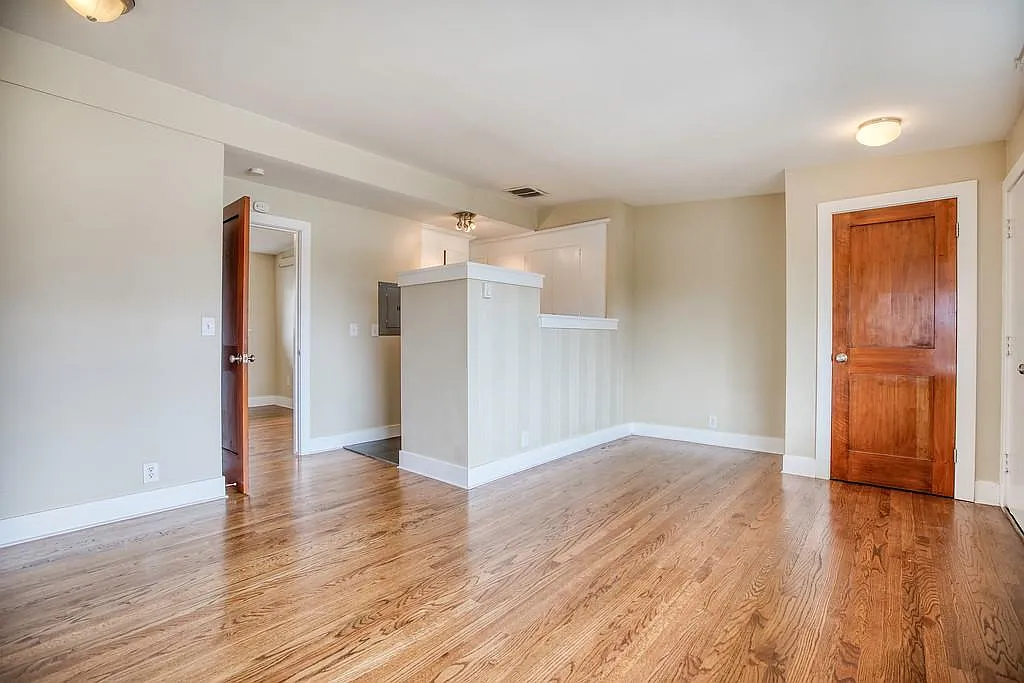 1 bed, 580 sqft, $1,690 — Photo 2