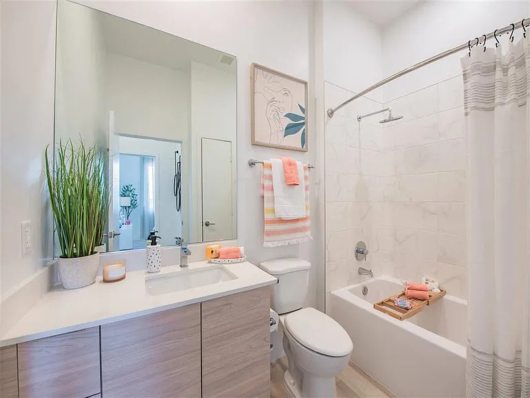Altis Little Havana Apartments — Photo 9