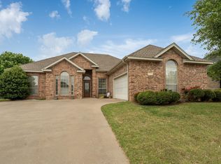 1724 Woodridge Dr, Wichita Falls, TX 76310