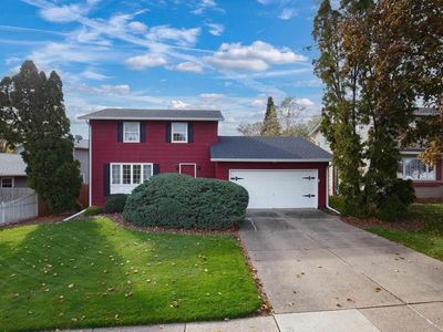 1747 Spruce Hills Dr, Bettendorf, IA, 52722