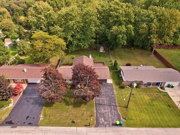 4th image of 2923 Douglas Dr