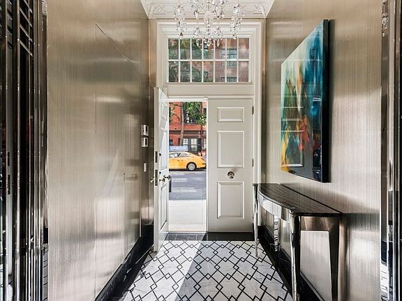 4th image of 18 Gramercy Park S #M1