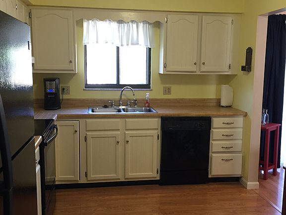 2nd image of 112 Broadmoor Dr