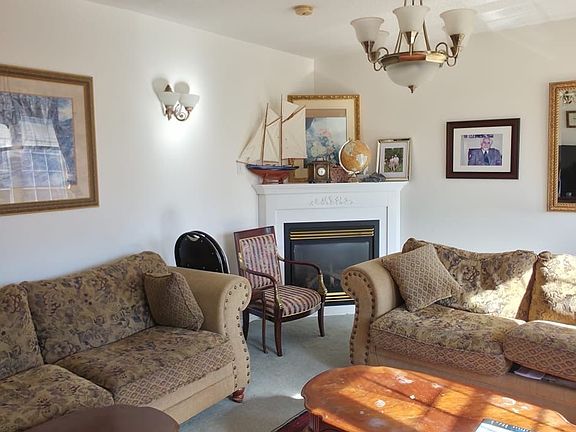 4th image of 143 Huntingfield St