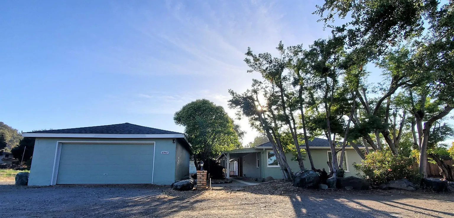 10867 Linda Vista Dr photo 1