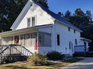 1407 Drake Rd, Waterville, IA 52170