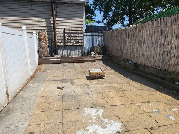 801 Logan Street image 13 of 16