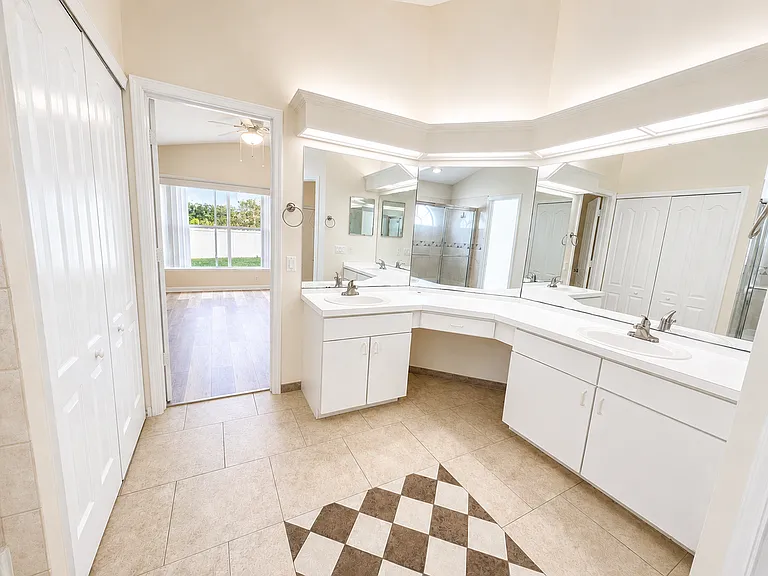 4201 Pine Isle Dr — Photo 15