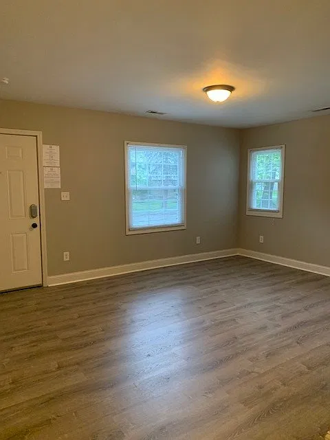 4 bed, 1596 sqft, $3,232 — Photo 3