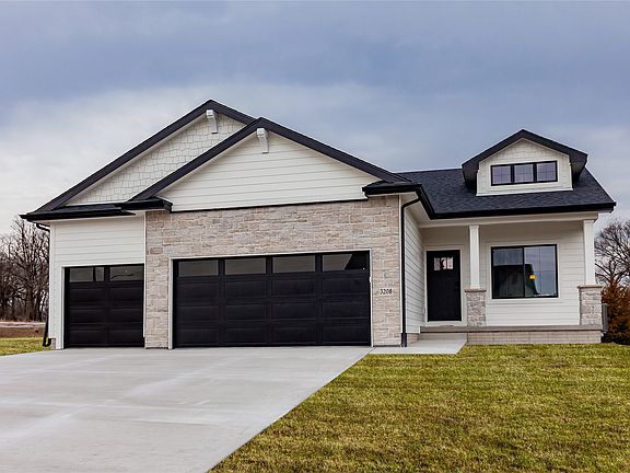 2nd image of 3208 SE Elkwood Ct
