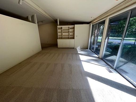 4th image of 8051 Raven Rock Dr