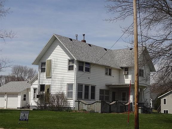 3rd image of 1505 Court Ave