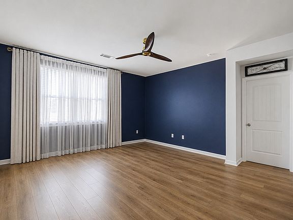 4th image of 5664 Hickory Woods Dr