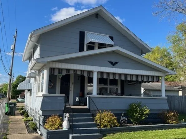 425 E 6th St, Uhrichsville, OH 44683