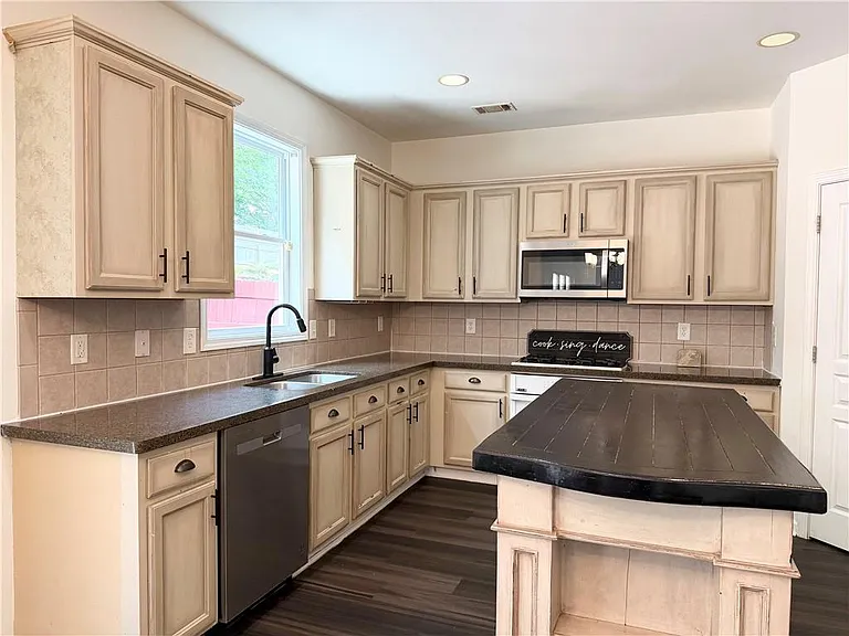 4306 Suwanee Brook Ct — Photo 30