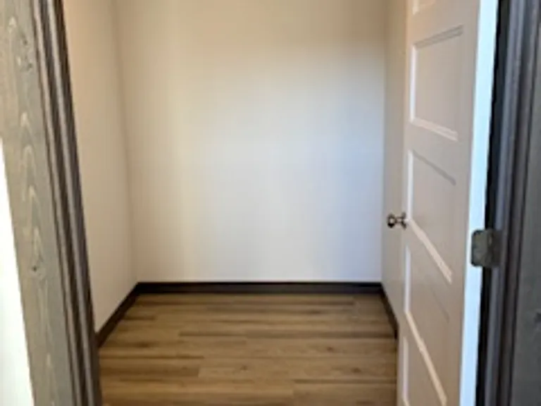 1200 Abigail Ln — Photo 8