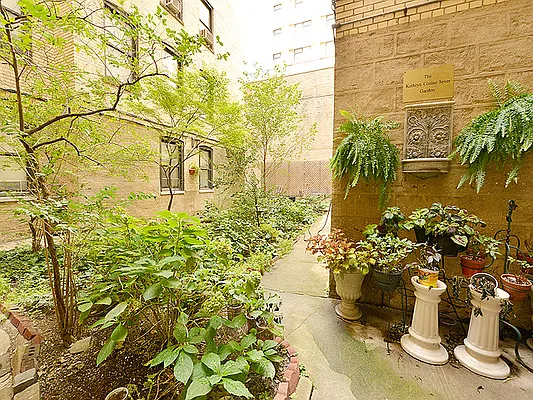 Sold by Cooper & Cooper Real Estate | media 15