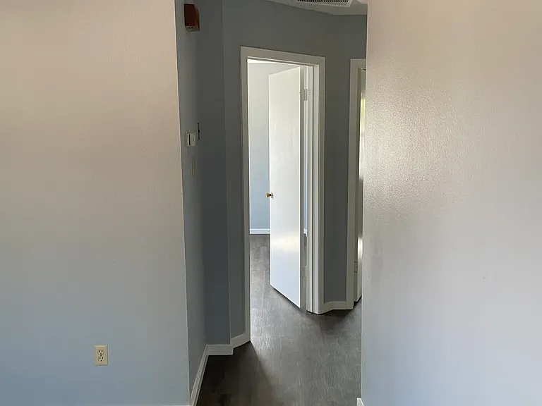 191 Rhine Ter — Photo 14