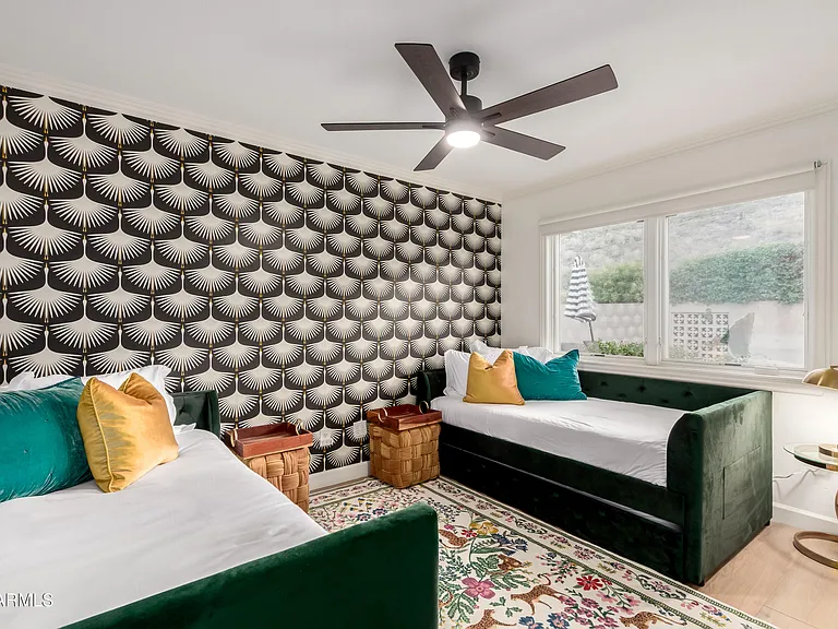 14425 N Coral Gables Dr — Photo 33