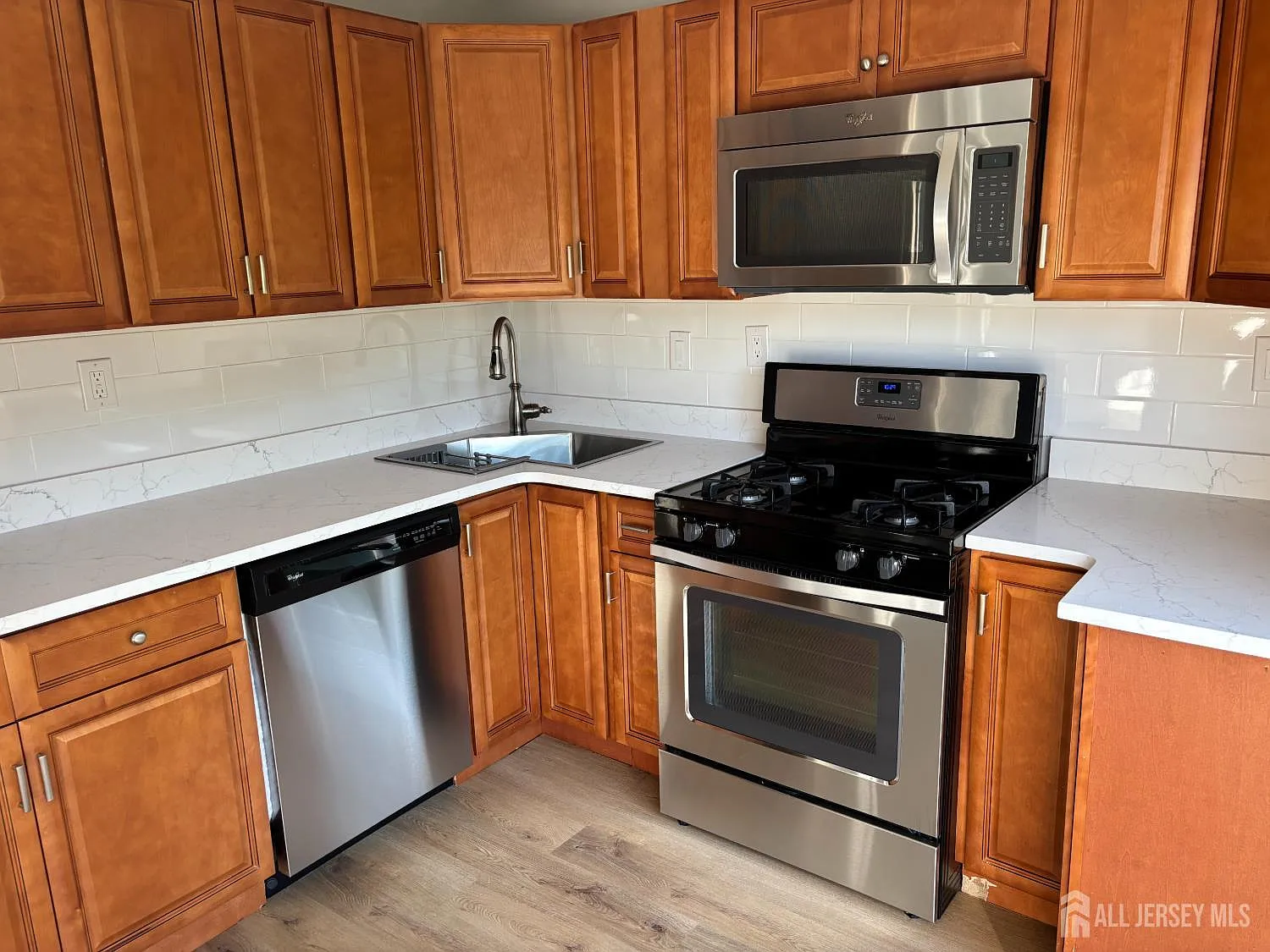 3 bed, 2.5 bath, $3,100 — Photo 3