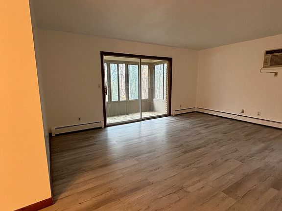 3rd image of 628 Garrison Ave APT D-1
