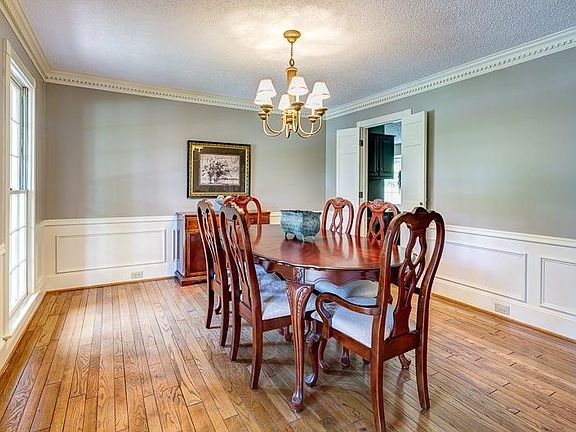 4th image of 6427 Rosecommon Dr