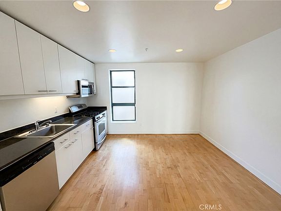 5th image of 161 Gilbert St APT 16