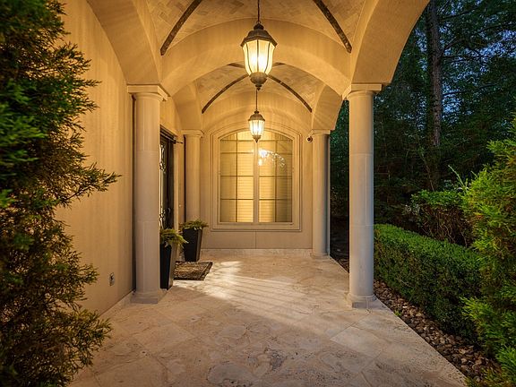 3rd image of 35 Karsten Creek Way