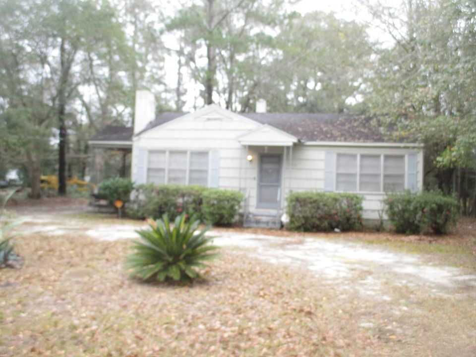 2nd image of 326 Canna Dr