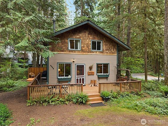 2nd image of 6989 Snoqualmie Place