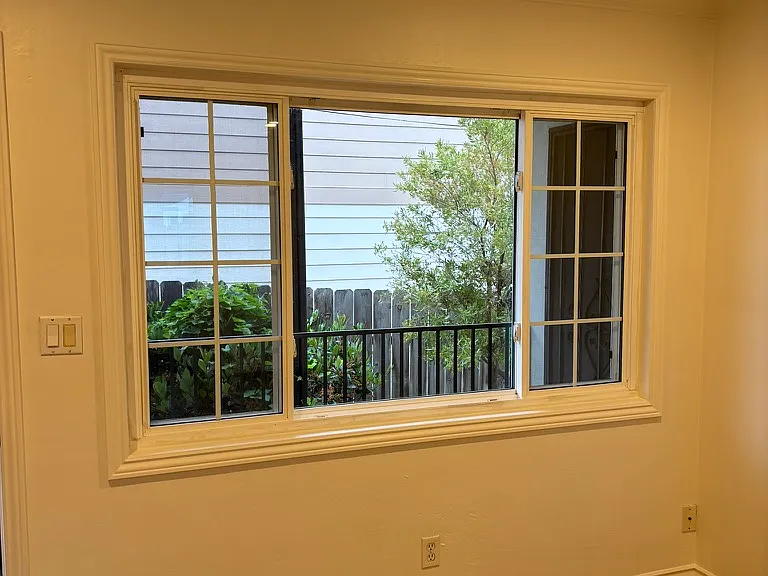 LR Window