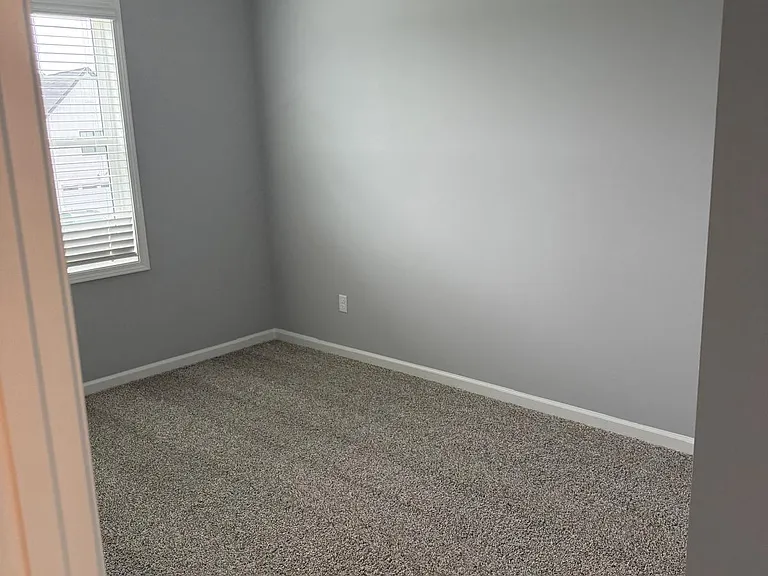 561 Twyla Dr — Photo 7