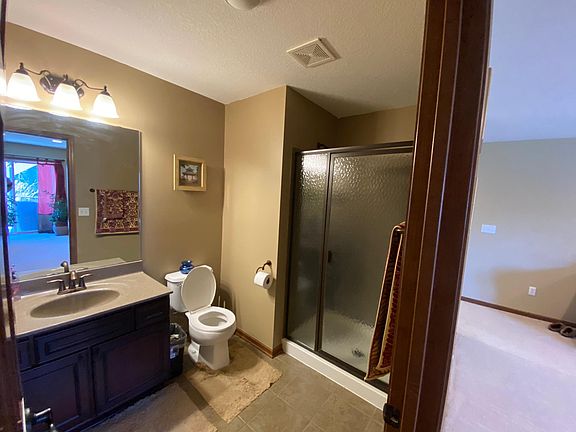 4th image of 6488 Hearthstone Ave S