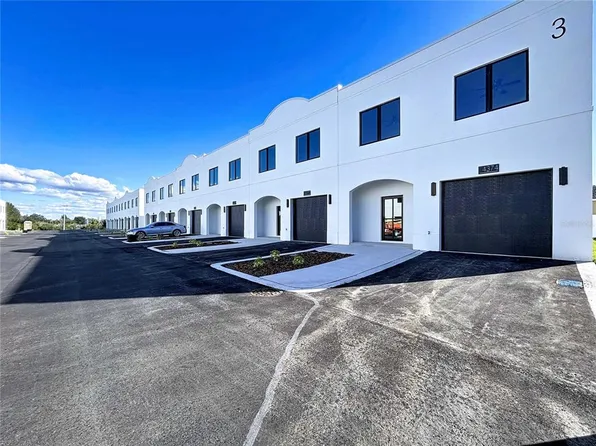 4366 Cambio Gardens Ct, Tampa, FL 33610