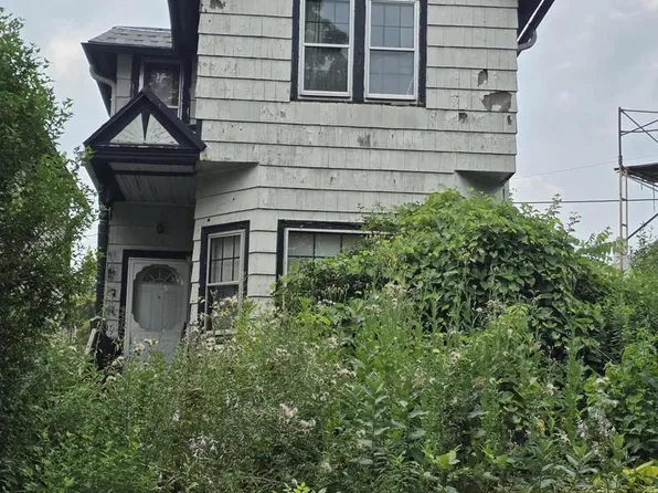 2237 S Woodward STREET, Milwaukee, WI 53207