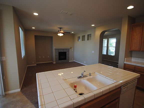 2nd image of 2464 Empire Ct