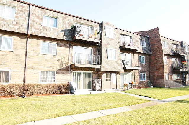 1st image of 9392 Bay Colony Dr APT 3S