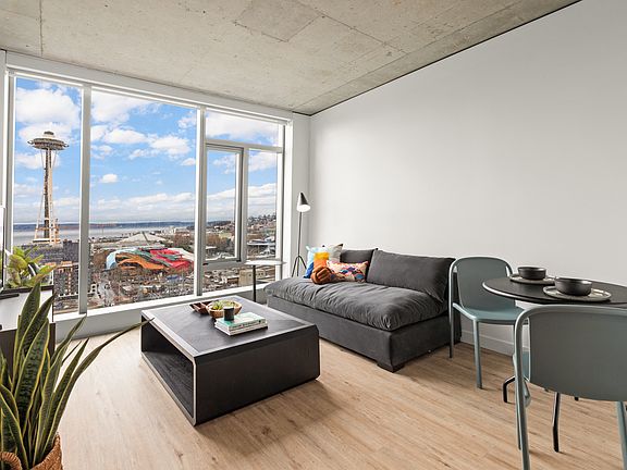 5th image of 757 Thomas St #5312455