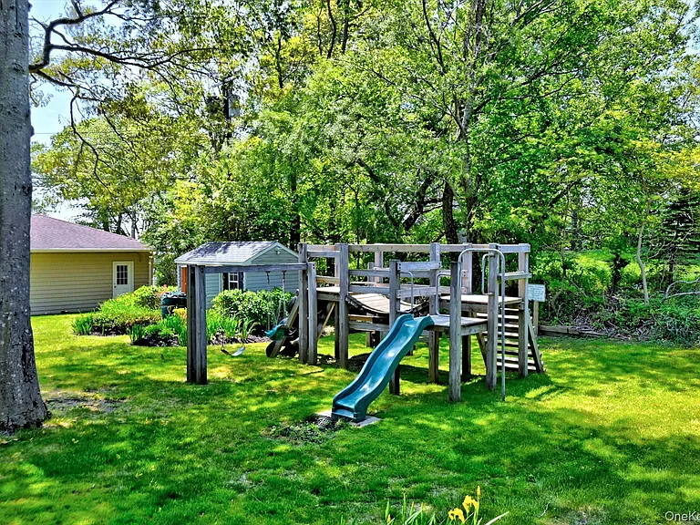44 Fox Hill Dr — Photo 32