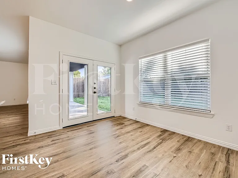 7384 Parkside Place Dr — Photo 7