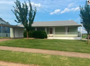900 N Cedar St, Medicine Lodge, KS 67104