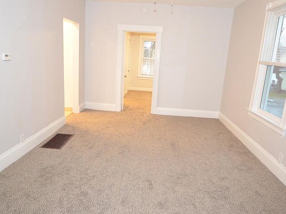 5th image of 2893 Markbreit Ave #1