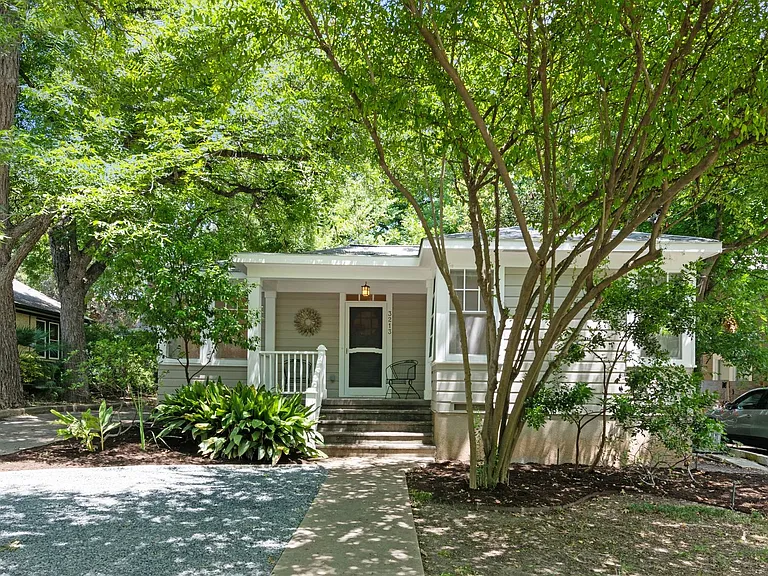 3213 Hampton Rd — Photo 3